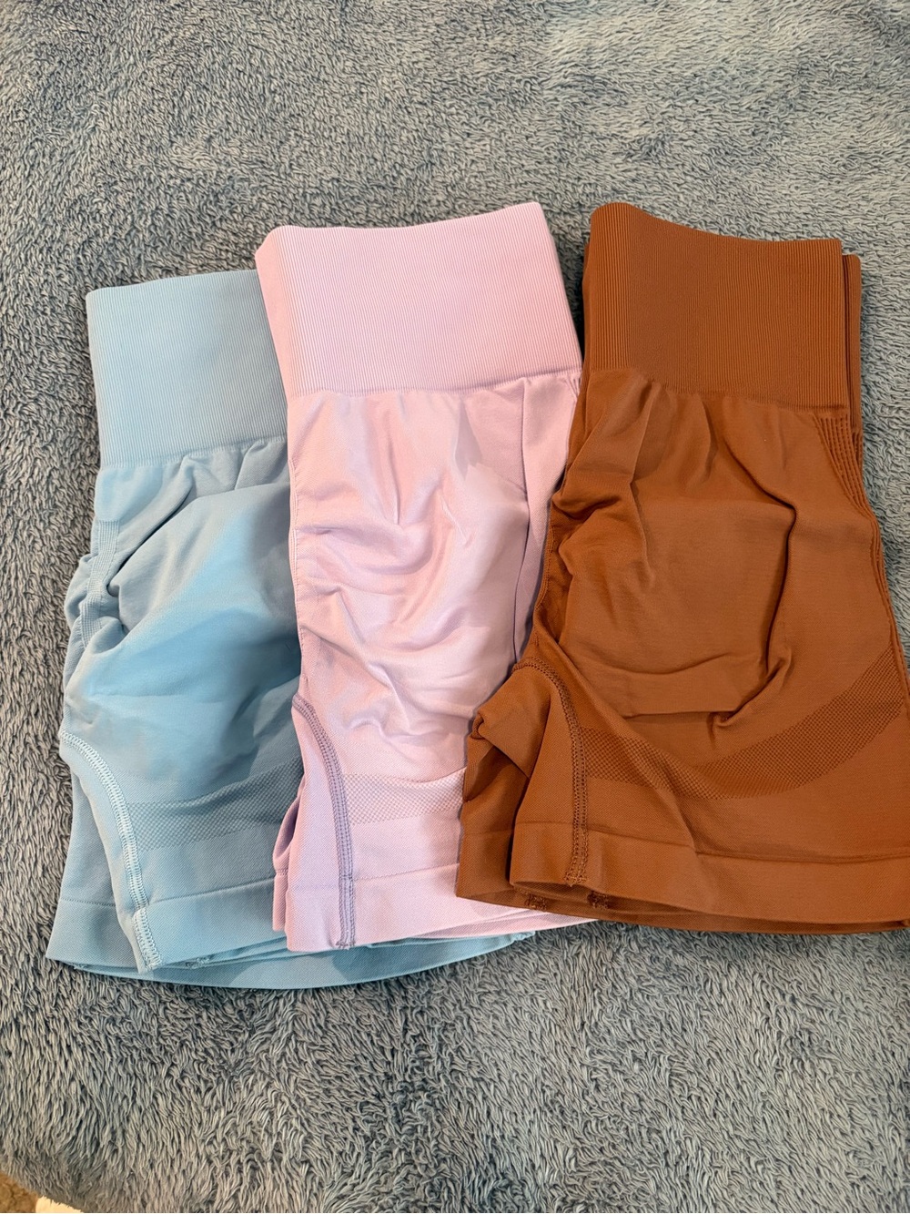 🍑 SET of 3 🍑 Seamless High-Waist Shorts - Light Purple, Light Blue & Brown